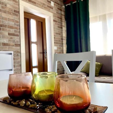 Studio Apartman Luka Starigrad Paklenica Buitenkant foto