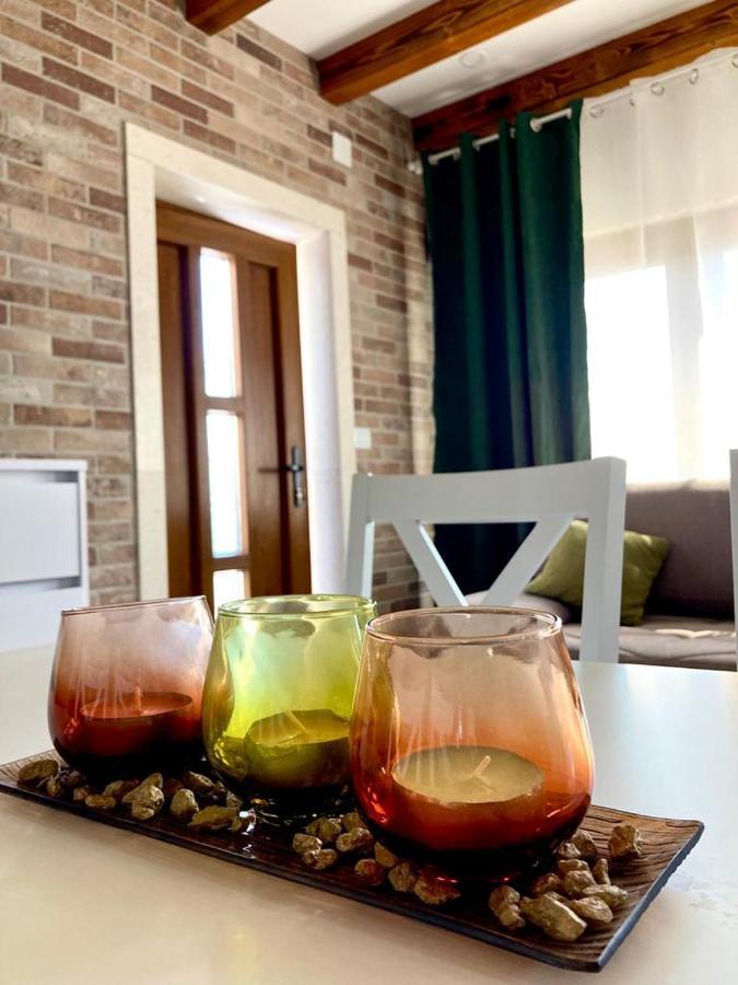 Studio Apartman Luka Starigrad Paklenica Buitenkant foto