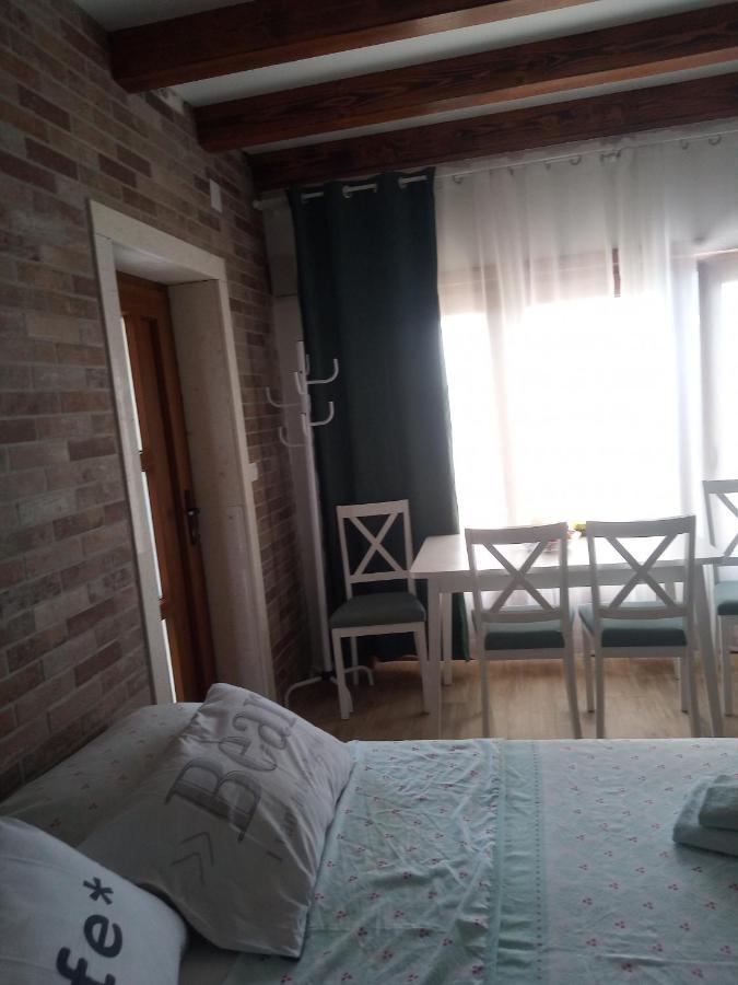 Studio Apartman Luka Starigrad Paklenica Buitenkant foto